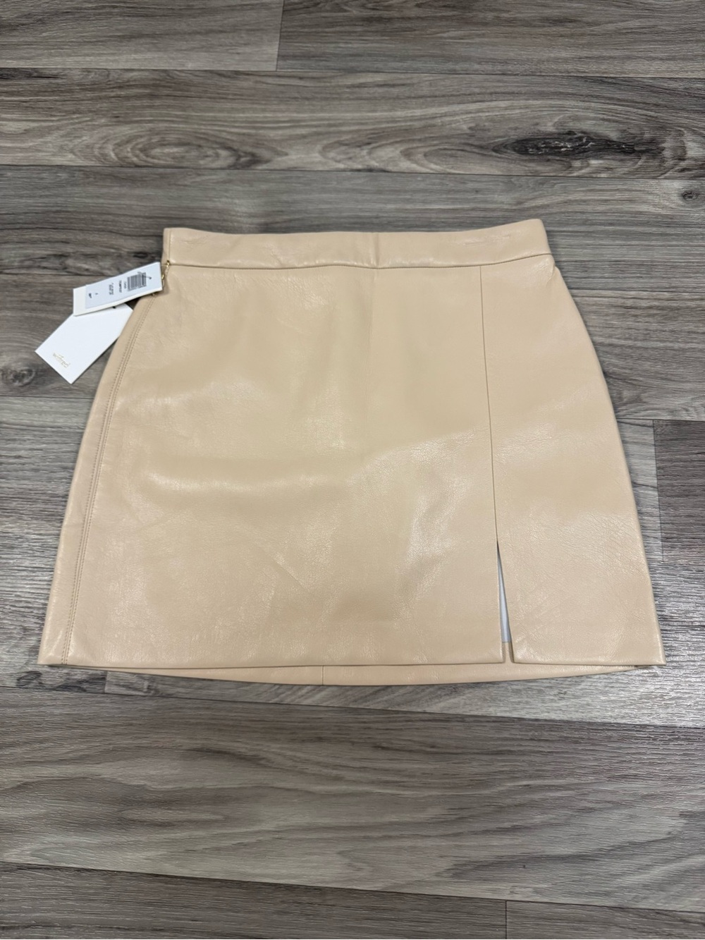 NWT Wilfred Aritzia Tempest Faux Leather Mini Skirt in Flax Beige Size 6